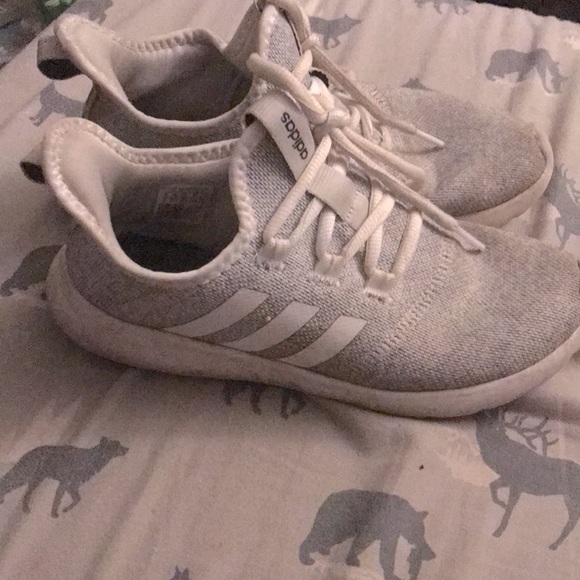 Adidas shoes size 7.5 womens - Picture 1 of 1
